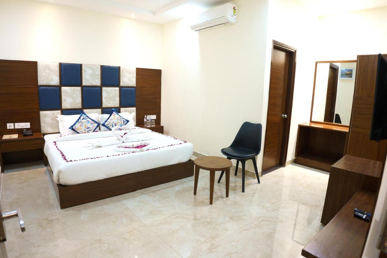 Zirakpur Hotel Vihaan Residency מראה חיצוני תמונה