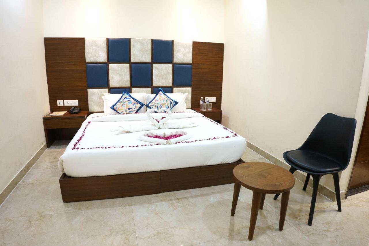 Zirakpur Hotel Vihaan Residency מראה חיצוני תמונה
