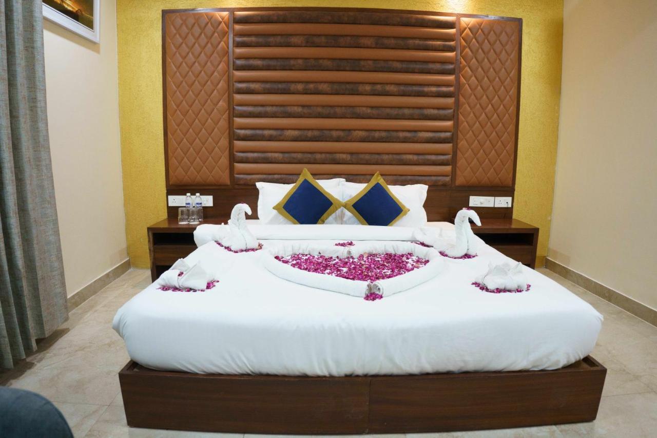 Zirakpur Hotel Vihaan Residency מראה חיצוני תמונה